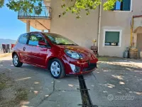 Usata Renault Twingo 75 CV (55 kW) 2009 Rosso Utilitaria