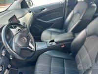 Gebraucht Mercedes B180 109 PS (80 kW) 2013 Schwarz Van / Kleinbus
