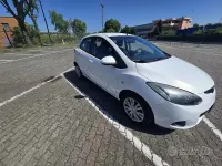 Usata Mazda 2 75 CV (55 kW) 2008 Bianco Utilitaria