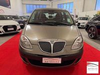 Usata Lancia Musa 90 CV (66 kW) 2007 Grigio chiaro Monovolume