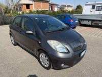 Usata Toyota Yaris Sol 90 CV (66 kW) 2009 Grigio Utilitaria