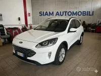 Usado Ford Kuga Titanium 120 CV (88 kW) 2022 Blanco SUV