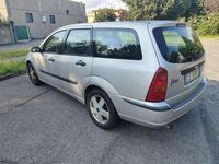 Usata Ford Focus Zetec 101 CV (74 kW) 2003 Argento Station wagon