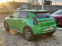 Usata Renault 5 E-Tech Urban 77 kW (106 CV) 2025 Verde pop Berlina