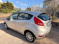 Usata Ford Fiesta 60 CV (44 kW) 2010 Grigio Berlina