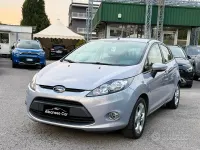 Usata Ford Fiesta 70 CV (51 kW) 2012 Grigio Berlina