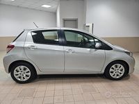 Usata Toyota Yaris Lounge 90 CV (66 kW) 2013 Grigio Utilitaria