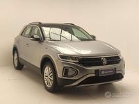 Usata VW T-Roc Life 150 CV (110 kW) 2024 Grigio SUV