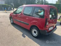 Usata Peugeot Partner 99 CV (72 kW) 2017 Rosso Monovolume