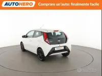 Usata Toyota Aygo X-play 72 CV (52 kW) 2020 Bianco Utilitaria