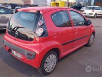 Usado Citroën C1 68 CV (50 kW) 2006 Rojo Utilitario