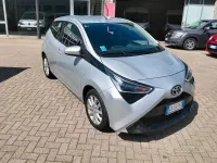 Usata Toyota Aygo Connect Style 72 CV (52 kW) 2020 Grigio Utilitaria