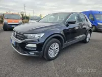 Usata VW T-Roc Business 116 CV (85 kW) 2020 Grigio SUV