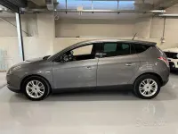 Usata Lancia Delta 120 CV (88 kW) 2010 Grigio Utilitaria