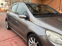 Usata Mercedes B200 140 CV (102 kW) 2006 Grigio Monovolume