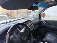 Second-hand Nissan Navara 190 CP (139 kW) 2011 Alb Pickup
