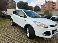 Usata Ford Kuga 120 CV (88 kW) 2016 Bianco SUV