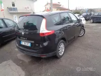 Usata Renault Scénic 110 CV (80 kW) 2010 Nero Monovolume
