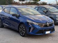 Usata Renault Clio V Techno 90 CV (66 kW) 2024 Blu Berlina