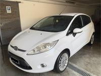 Usata Ford Fiesta Titanium 96 CV (70 kW) 2011 Bianco Utilitaria