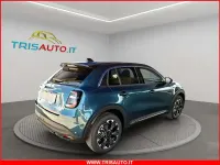 Nuova Fiat 600 La Prima 101 CV (74 kW) 2026 Verde SUV