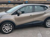 Käytetty Renault Captur 120 HP (88 kW) 2014 Harmaa Katumaasturi