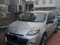 Usata Renault Clio II Dynamique 75 CV (55 kW) 2011 Grigio Berlina