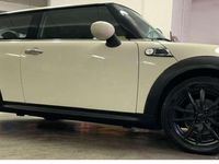 Usata Mini Cooper 75 CV (55 kW) 2009 Panna pastello Utilitaria