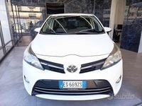 Usata Toyota Verso Active 132 CV (97 kW) 2013 Bianco Monovolume