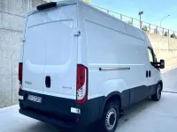 Usata Iveco 35.12 116 CV (85 kW) 2020 Bianco polare pastello Furgone