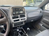 Usata Nissan Navara 80 CV (58 kW) 2002 Grigio Pick-up