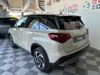 Usata Suzuki Vitara 110 CV (80 kW) 2025 Avorio africa / tetto nero SUV