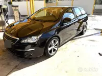 Usata Peugeot 308 120 CV (88 kW) 2015 Nero Station wagon