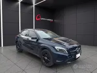 Usata Mercedes GLA200 136 CV (100 kW) 2016 Blu SUV