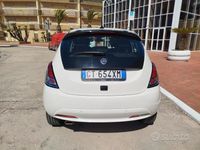 Usata Lancia Ypsilon 69 CV (50 kW) 2024 Bianco Utilitaria