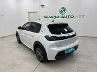 Usata Peugeot 208 Allure 100 kW (136 CV) 2022 Nero Utilitaria