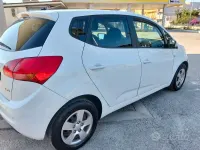 Usata Kia Venga 90 CV (66 kW) 2012 Bianco Utilitaria