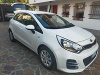 Usata Kia Rio 85 CV (62 kW) 2015 Bianco Utilitaria