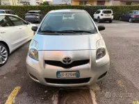 Usata Toyota Yaris 69 CV (50 kW) 2010 Grigio Utilitaria