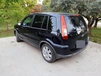 Usata Ford Fusion 68 CV (50 kW) 2007 Nero Utilitaria