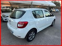 Usata Dacia Sandero Lauréate 75 CV (55 kW) 2015 Bianco Berlina