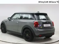 Usata Mini Cooper SE 135 kW (184 CV) 2022 Moonwalk grey metallic Utilitaria