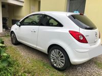 usata Opel Corsa 1.2 benzina 3p 2011 Neopatentati