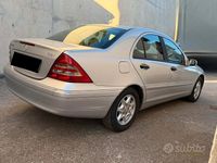 Usata Mercedes C200 Avantgarde 136 CV (100 kW) 2003 Grigio Berlina
