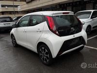 Usata Toyota Aygo Connect Style 72 CV (52 kW) 2021 Bianco Utilitaria
