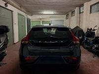 Usata Volvo V40 120 CV (88 kW) 2017 Grigio Berlina
