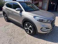 Usata Hyundai Tucson Edition 141 CV (103 kW) 2018 Argento SUV