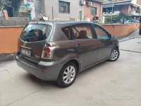 Begagnad Toyota Corolla Verso 116 HK (85 kW) 2004 Grå Minibuss