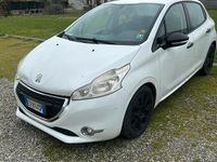 Usata Peugeot 208 Allure 68 CV (50 kW) 2014 Bianco Utilitaria