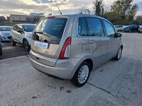 Usata Lancia Musa 95 CV (69 kW) 2011 Beige Monovolume